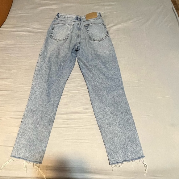 Divided distressed womens jeans - Picture 2 of 4